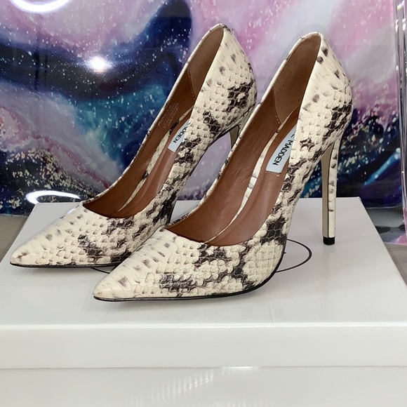 Steve Madden Shoes - Steve Madden Snake Pumps